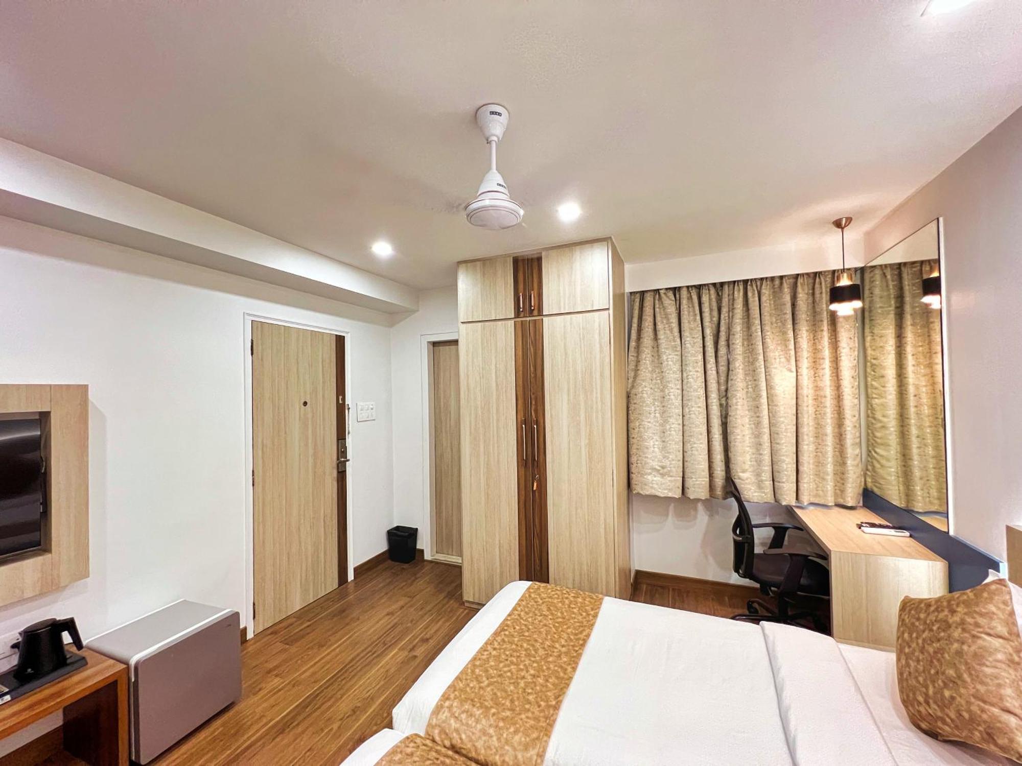White House By Maxxvalue Service Apartments Bandra มุมไบ ภายนอก รูปภาพ