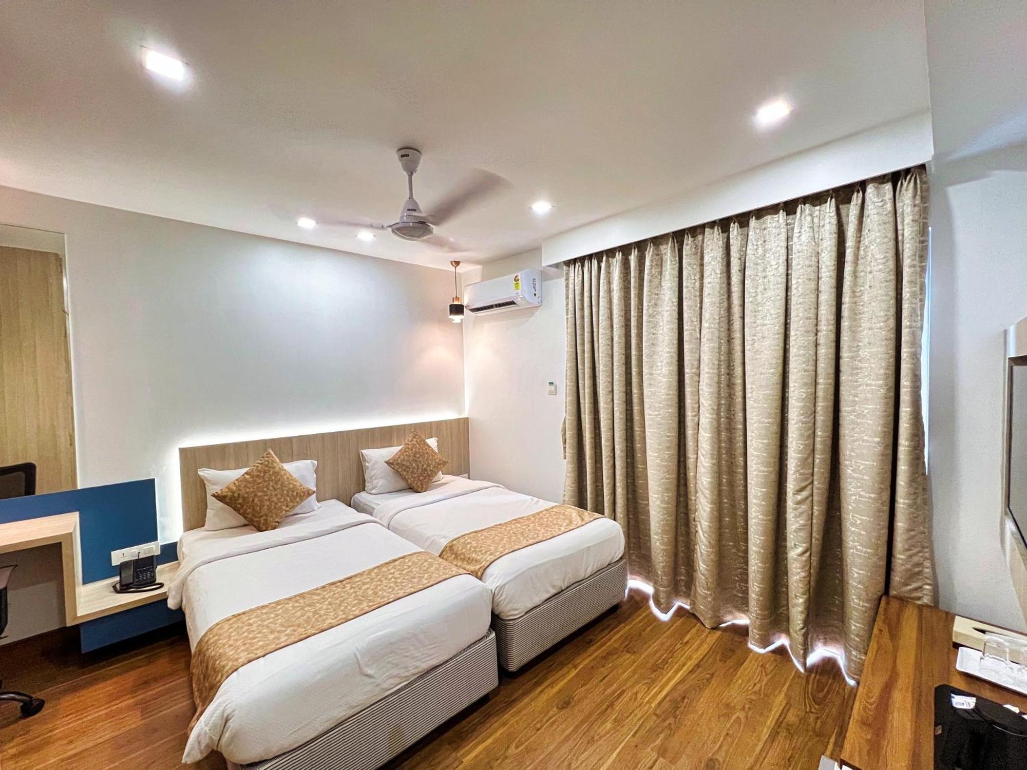 White House By Maxxvalue Service Apartments Bandra มุมไบ ภายนอก รูปภาพ