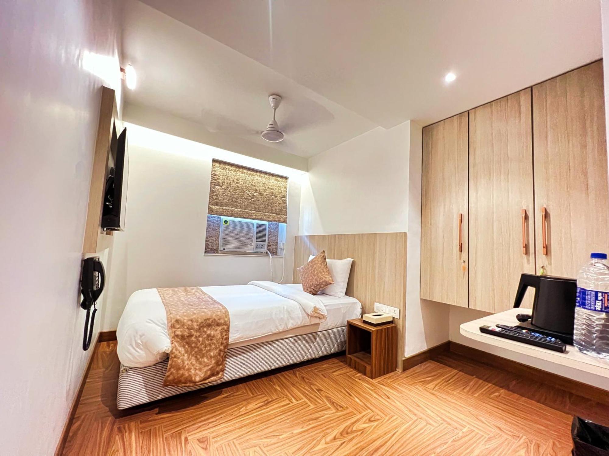 White House By Maxxvalue Service Apartments Bandra มุมไบ ภายนอก รูปภาพ