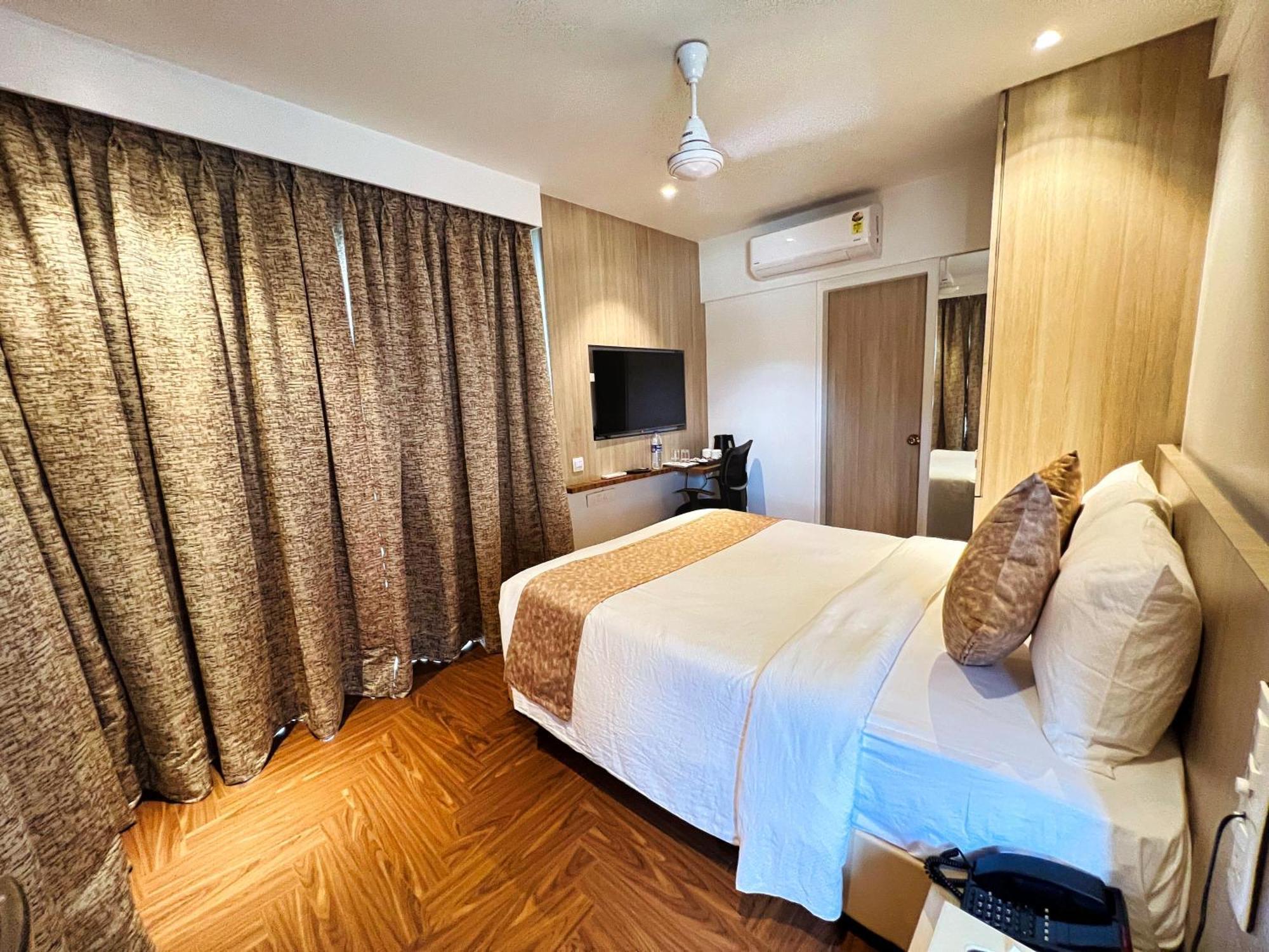 White House By Maxxvalue Service Apartments Bandra มุมไบ ภายนอก รูปภาพ