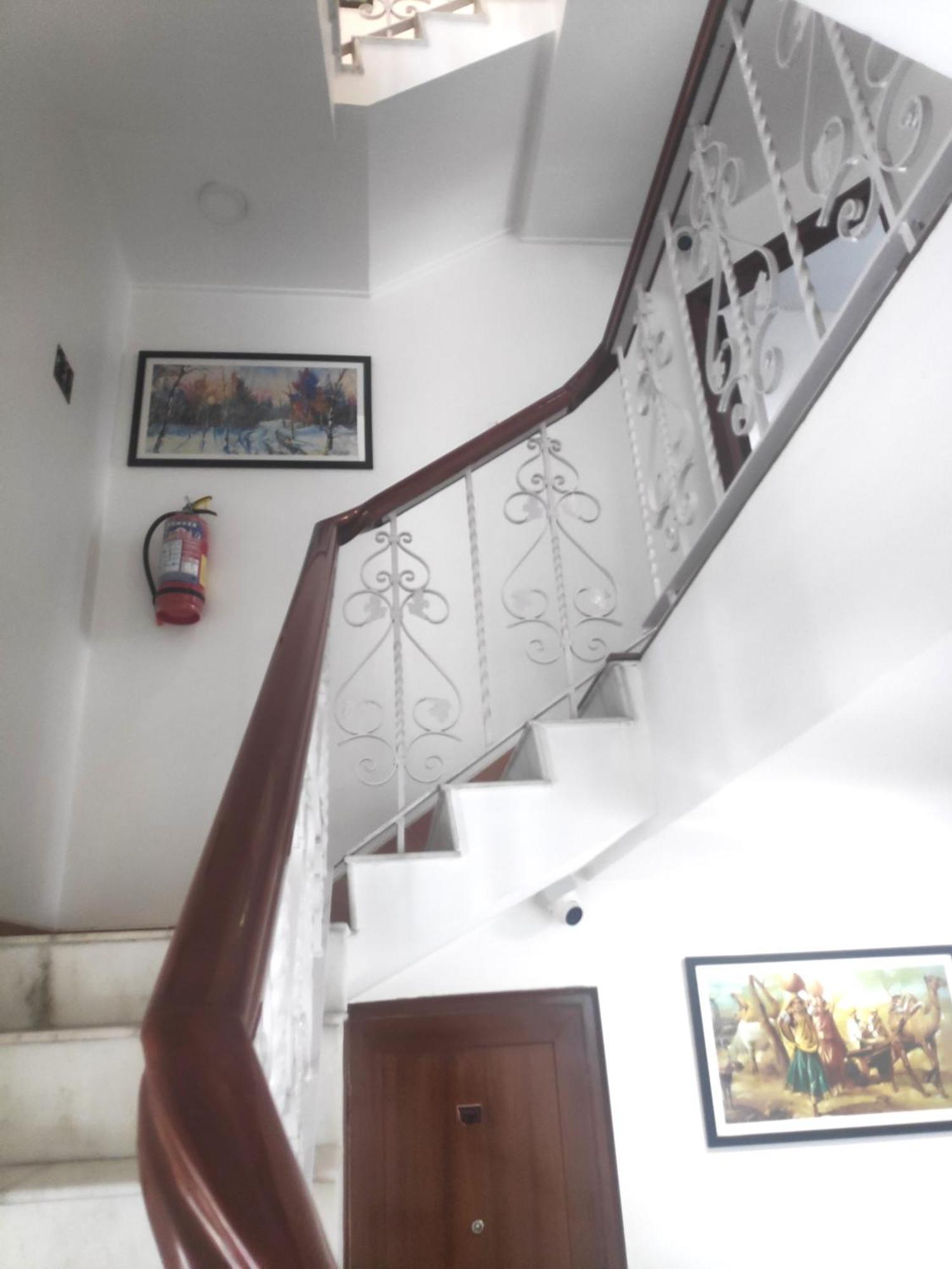 White House By Maxxvalue Service Apartments Bandra มุมไบ ภายนอก รูปภาพ