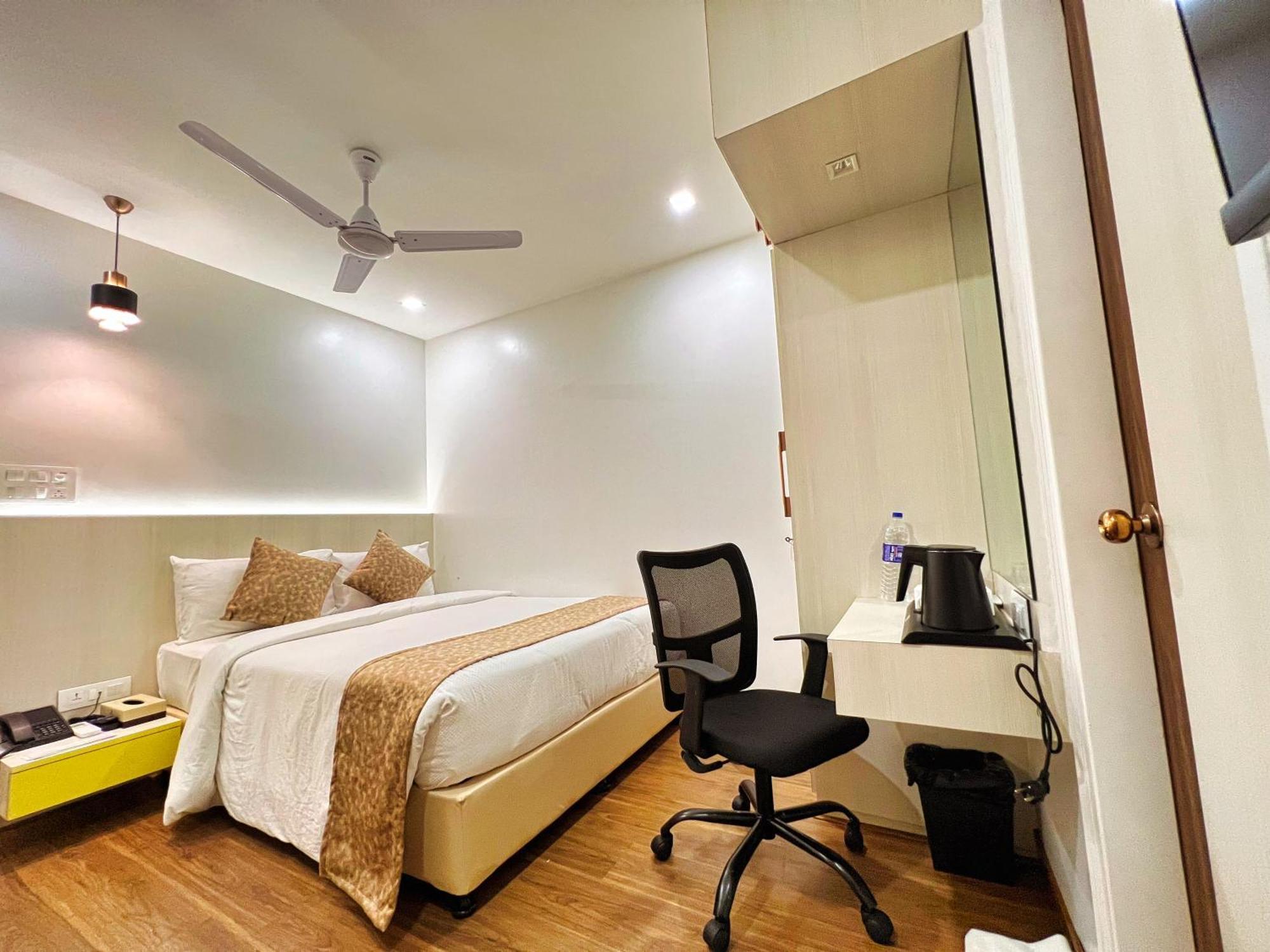 White House By Maxxvalue Service Apartments Bandra มุมไบ ภายนอก รูปภาพ